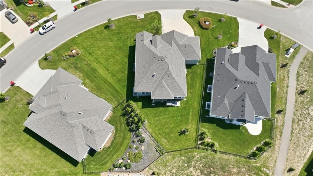Photo 42 of 54 - 9436 Aurora Street, Lenexa, KS 66220
