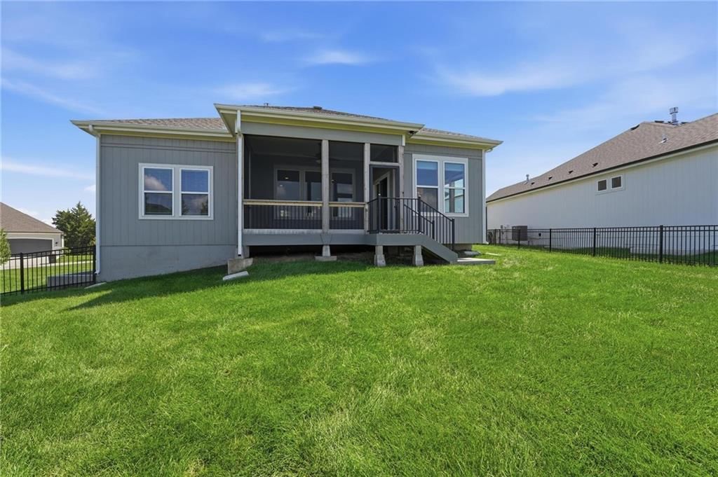 Photo 44 of 54 - 9436 Aurora Street, Lenexa, KS 66220