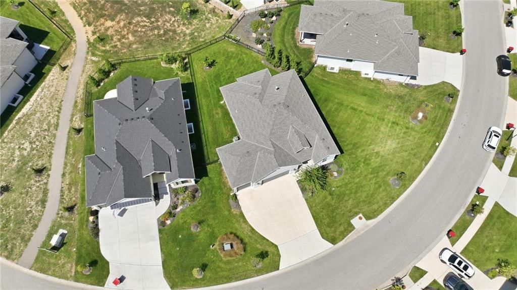 Photo 47 of 54 - 9436 Aurora Street, Lenexa, KS 66220