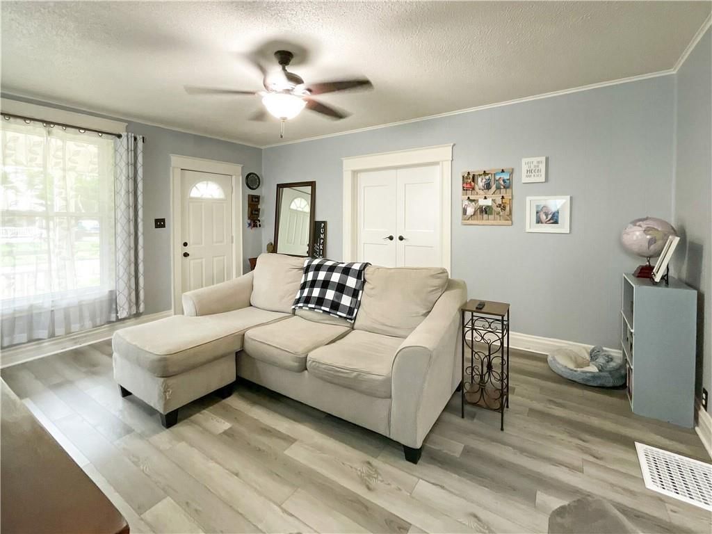 1318 S Carr Avenue — photo 5