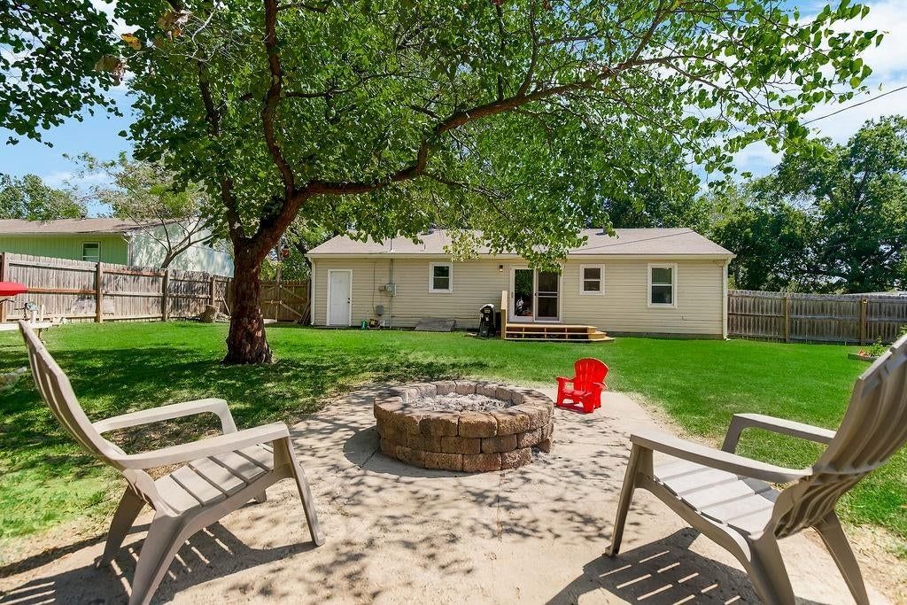Photo 16 of 32 - 17226 Chula Vista Drive, Belton, MO 64012