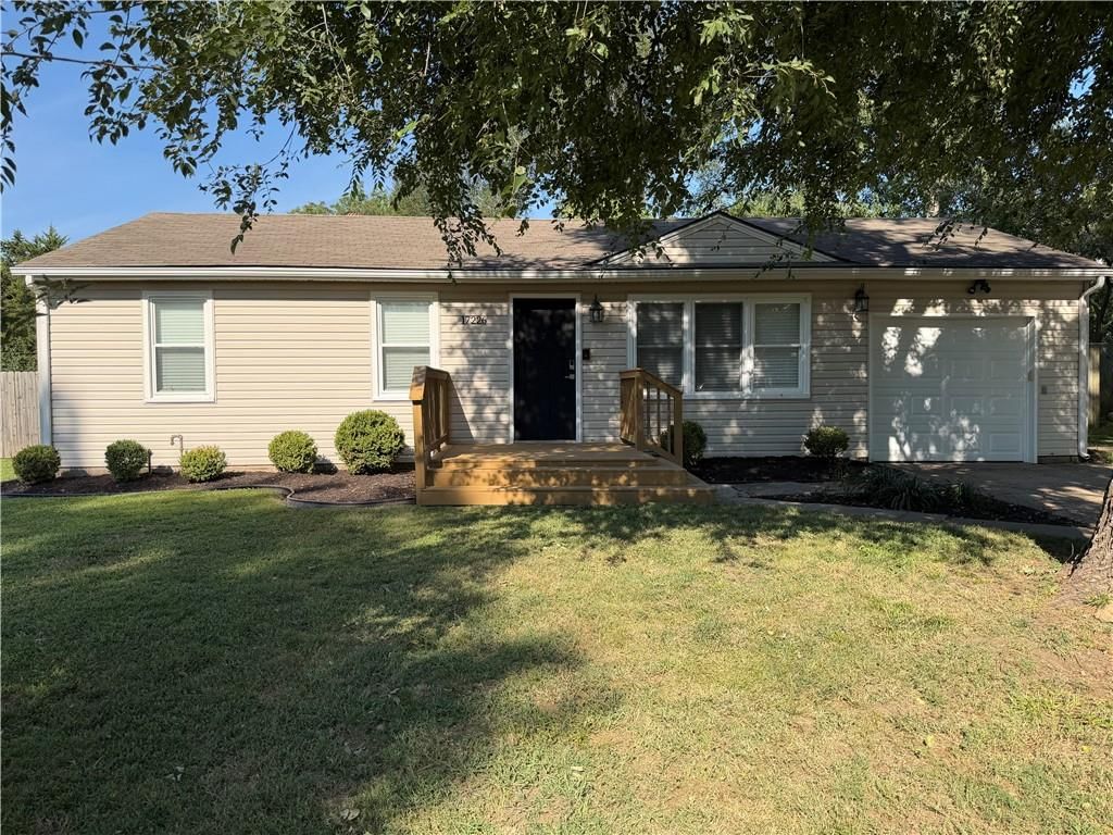 17226 Chula Vista Drive, Belton, MO