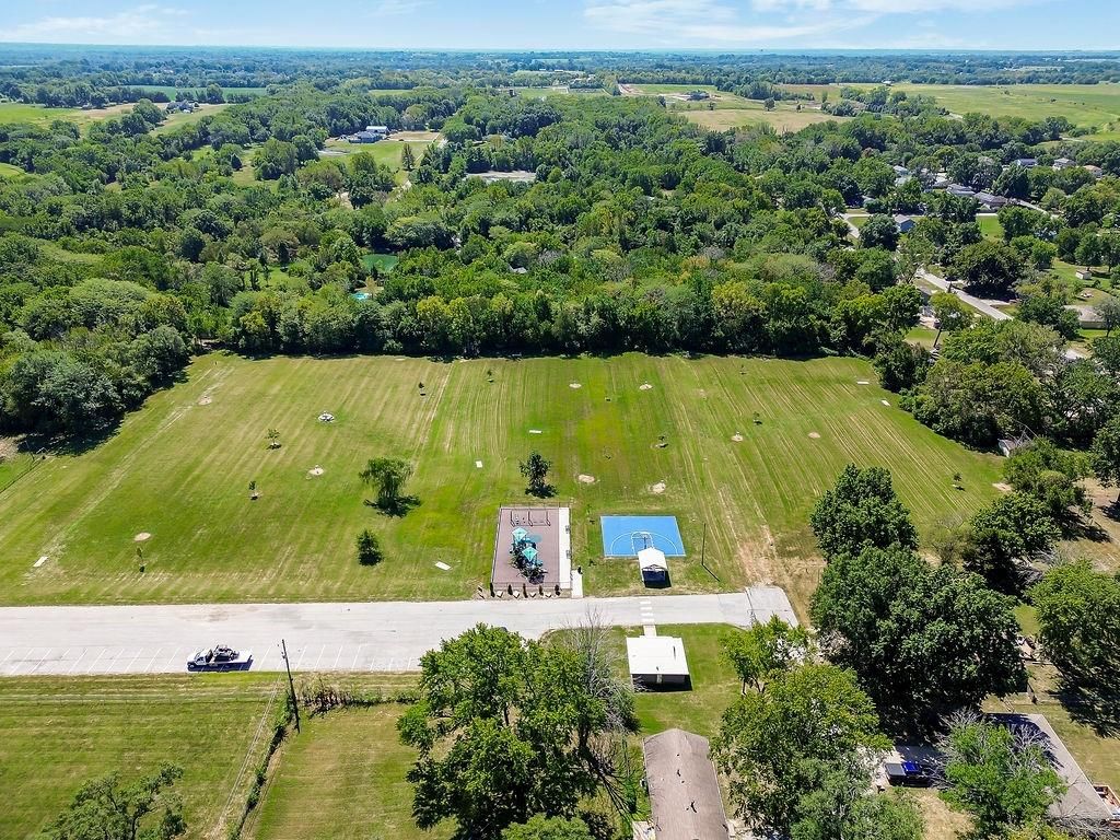 Photo 26 of 32 - 17226 Chula Vista Drive, Belton, MO 64012