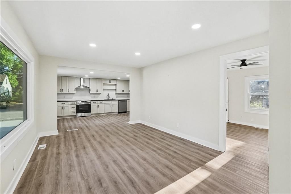 5628 Melrose Lane — photo 4