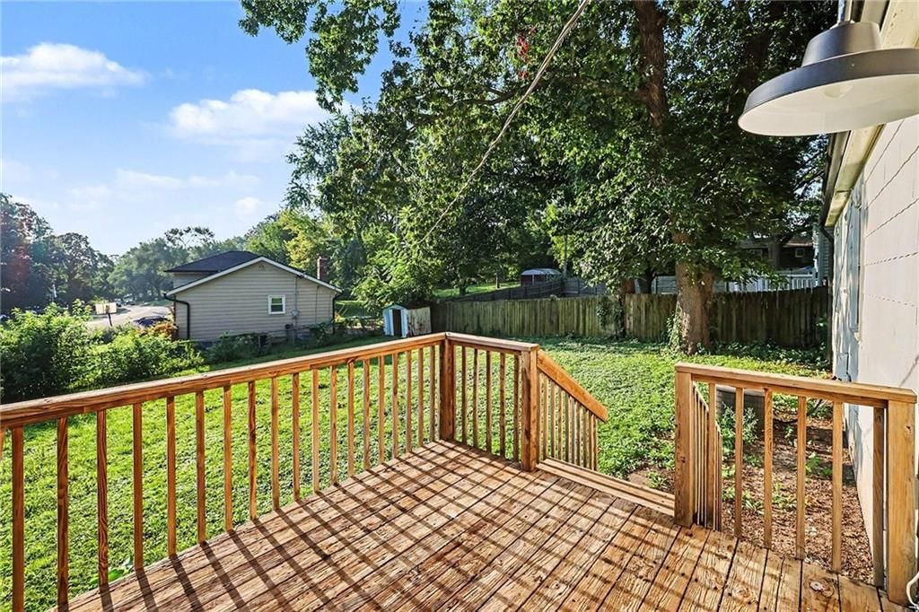 5628 Melrose Lane — photo 20