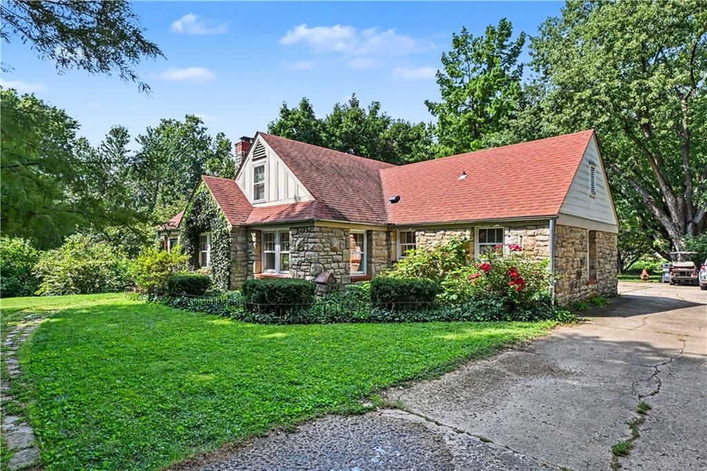 1902 S Lake Drive — photo 4