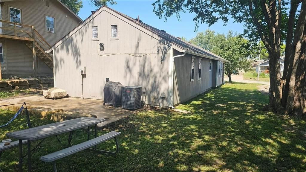 1129 Parker Avenue — photo 3
