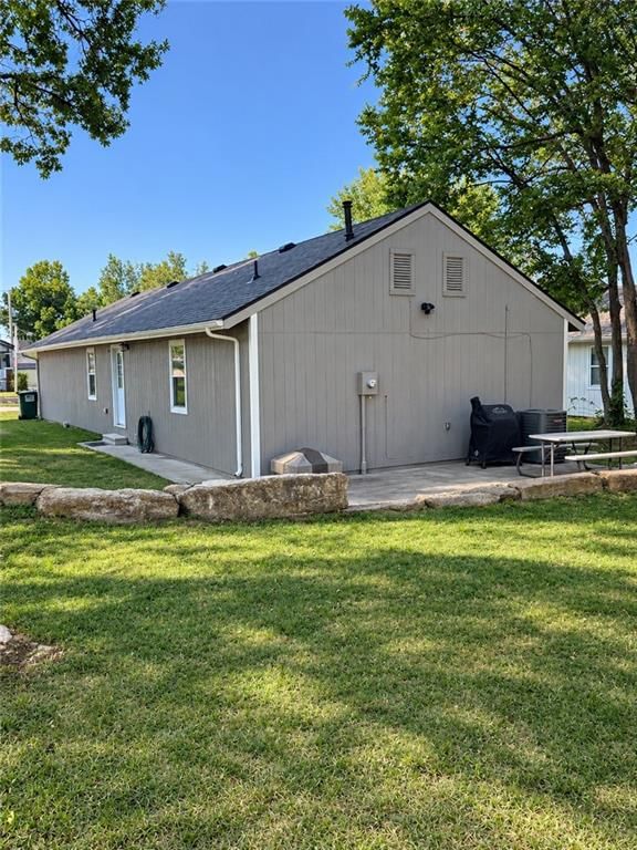 1129 Parker Avenue — photo 4