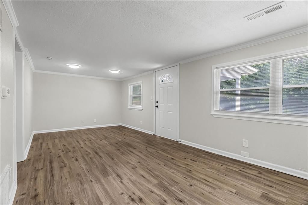 3820 N Brighton Avenue — photo 4