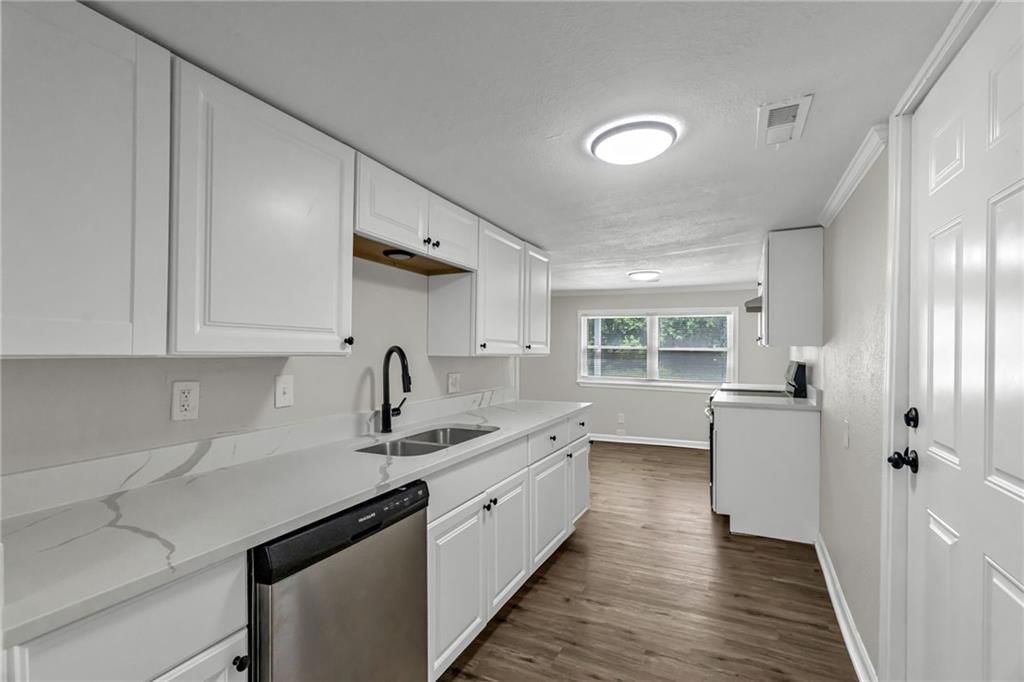 3820 N Brighton Avenue — photo 6