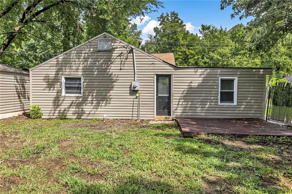 3820 N Brighton Avenue — photo 14