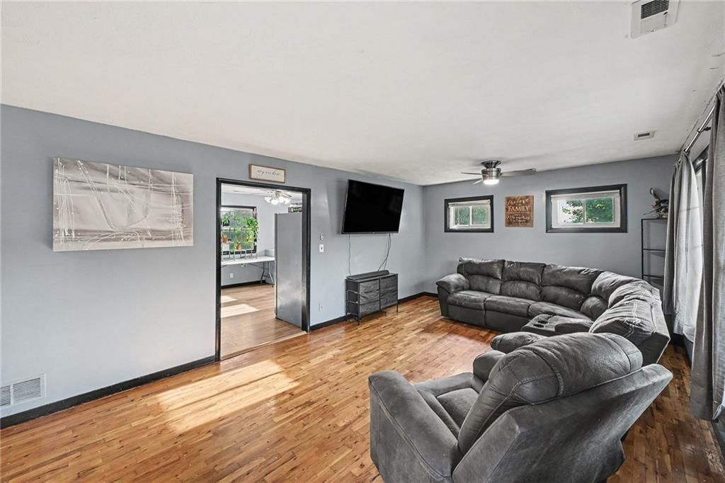 2921 Pear Street — photo 5