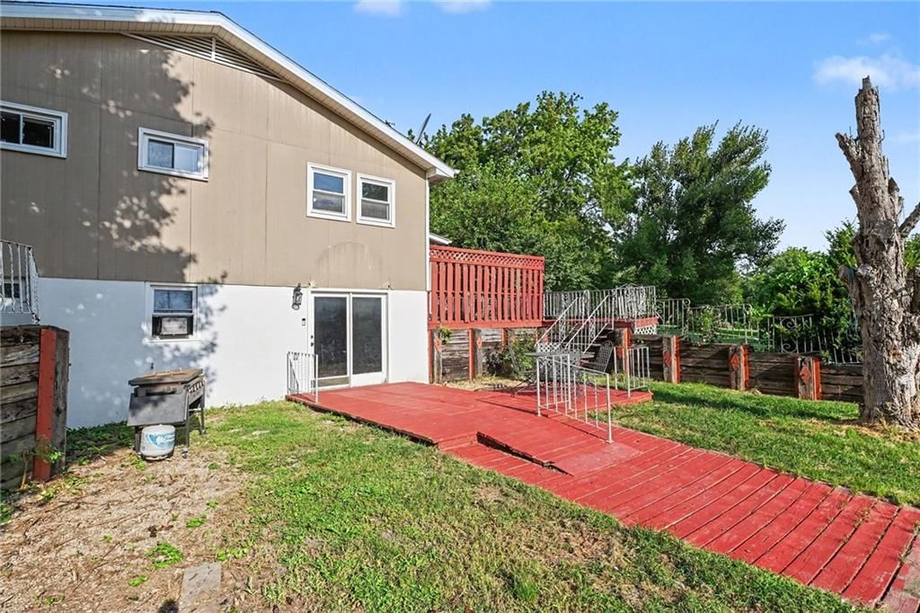 2921 Pear Street — photo 18