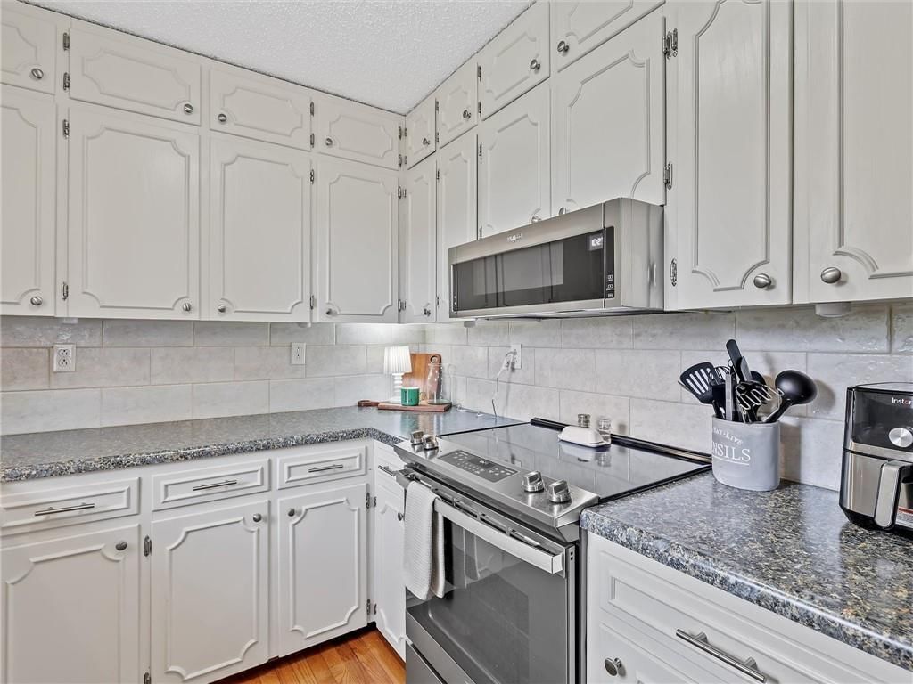 612 Crispin Street — photo 11