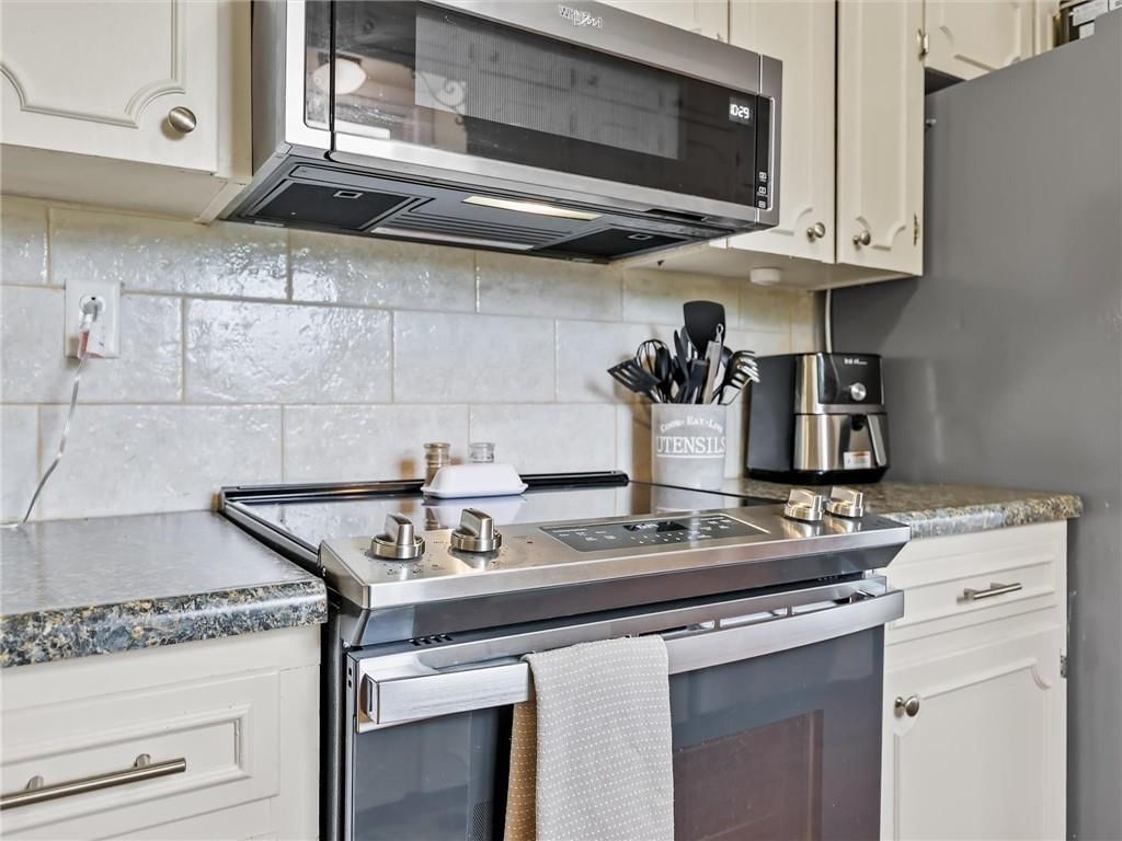 612 Crispin Street — photo 12