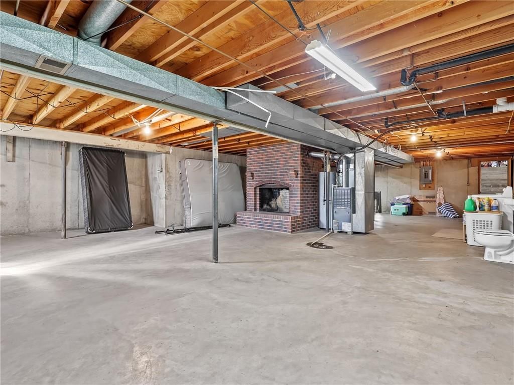 612 Crispin Street — photo 21