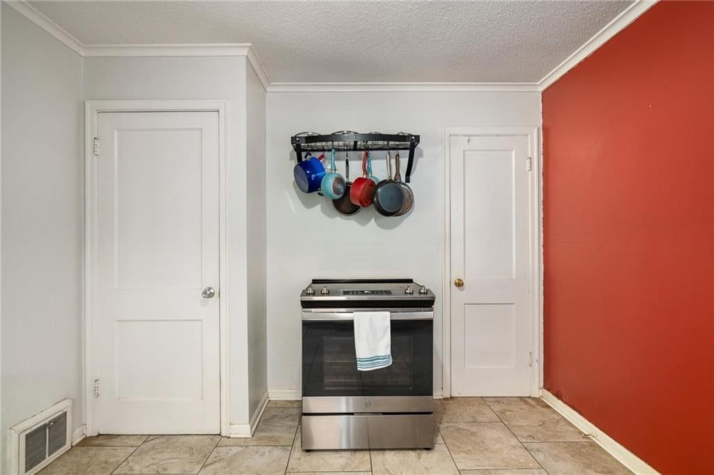 8605 Summit Street — photo 16