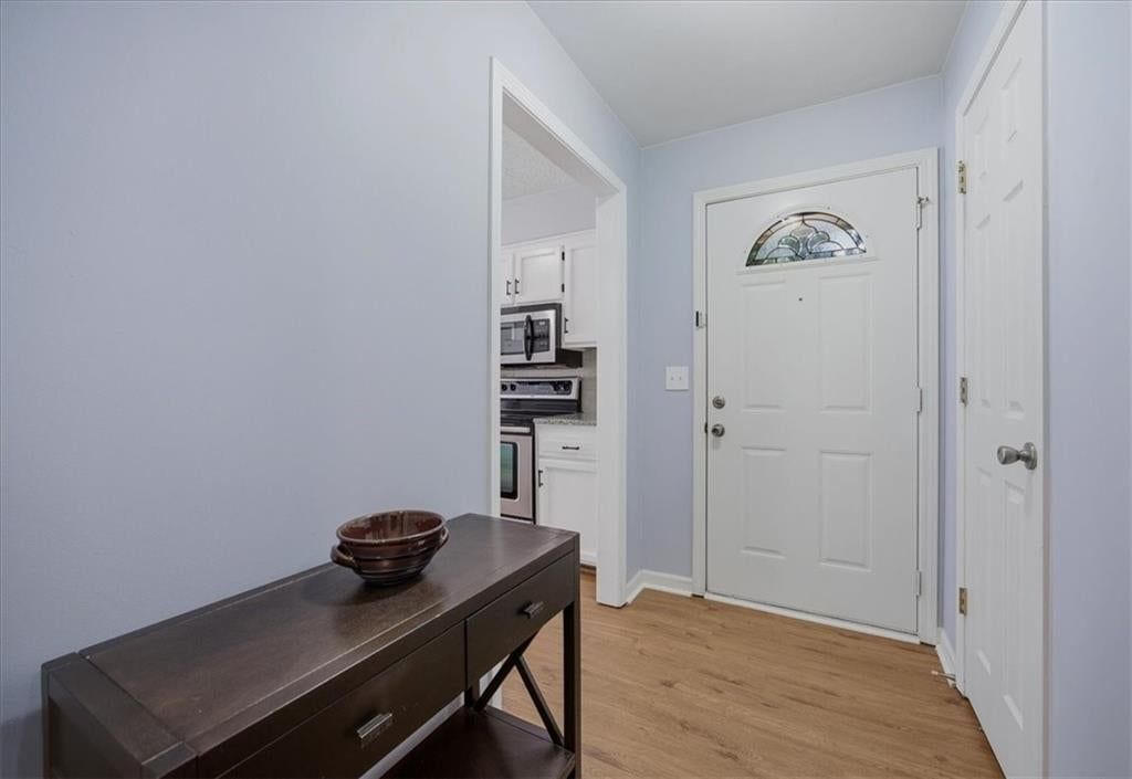 1101 E Northview Street — photo 4