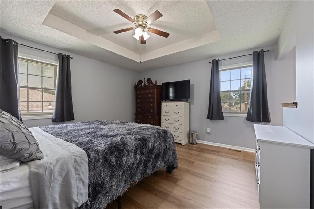 1101 E Northview Street — photo 11