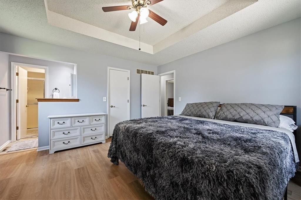 1101 E Northview Street — photo 12