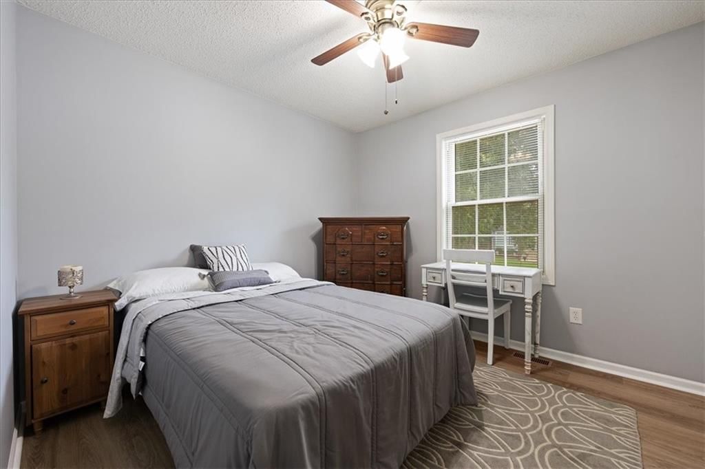 1101 E Northview Street — photo 17