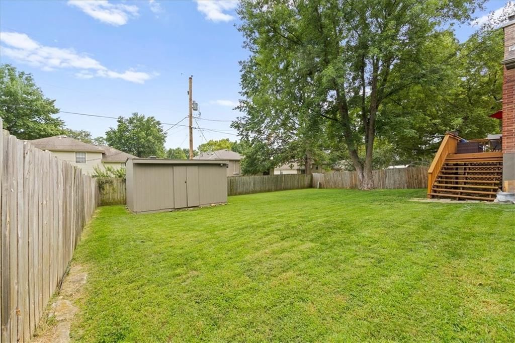 1101 E Northview Street — photo 24