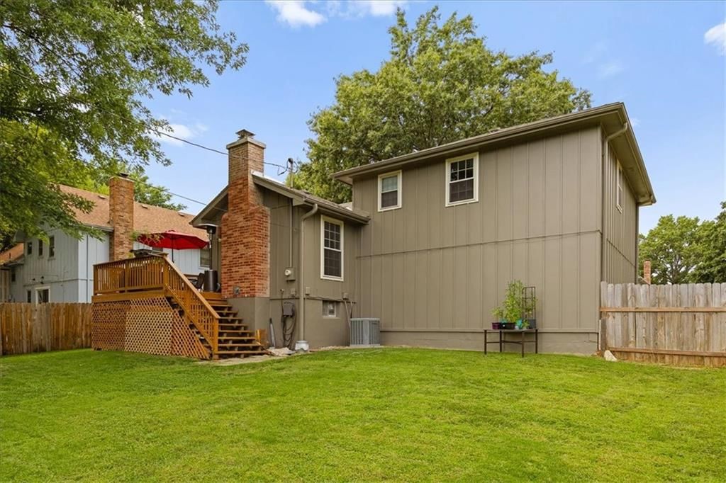 1101 E Northview Street — photo 26