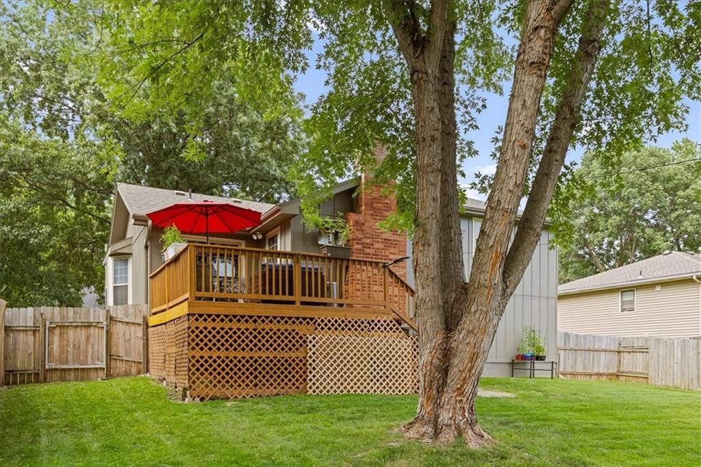 1101 E Northview Street — photo 27