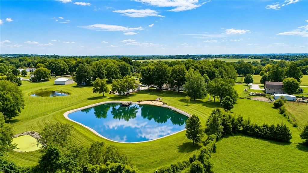 Photo 5 of 92, 3318 S Bellechase Drive, Grain Valley, MO 64029
