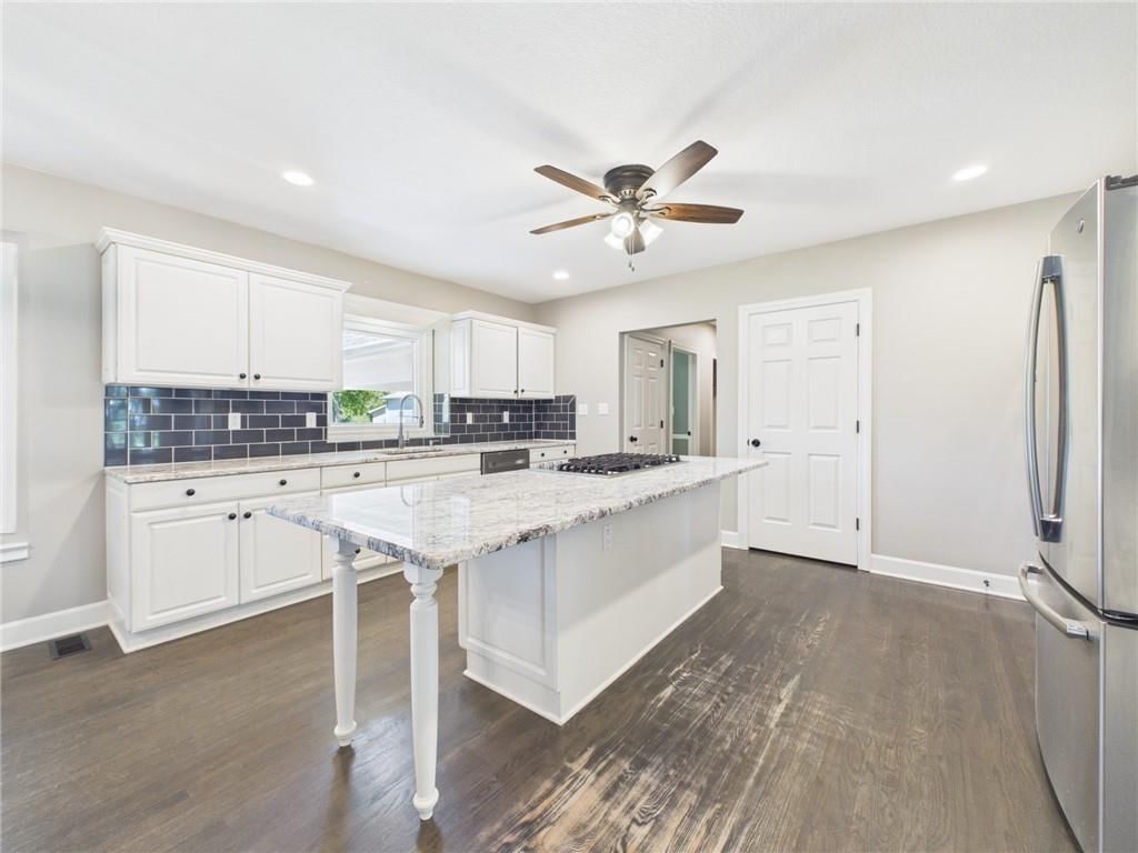 Photo 22 of 92, 3318 S Bellechase Drive, Grain Valley, MO 64029