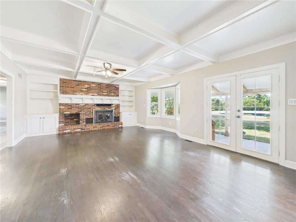 Photo 38 of 92 - 3318 S Bellechase Drive, Grain Valley, MO 64029