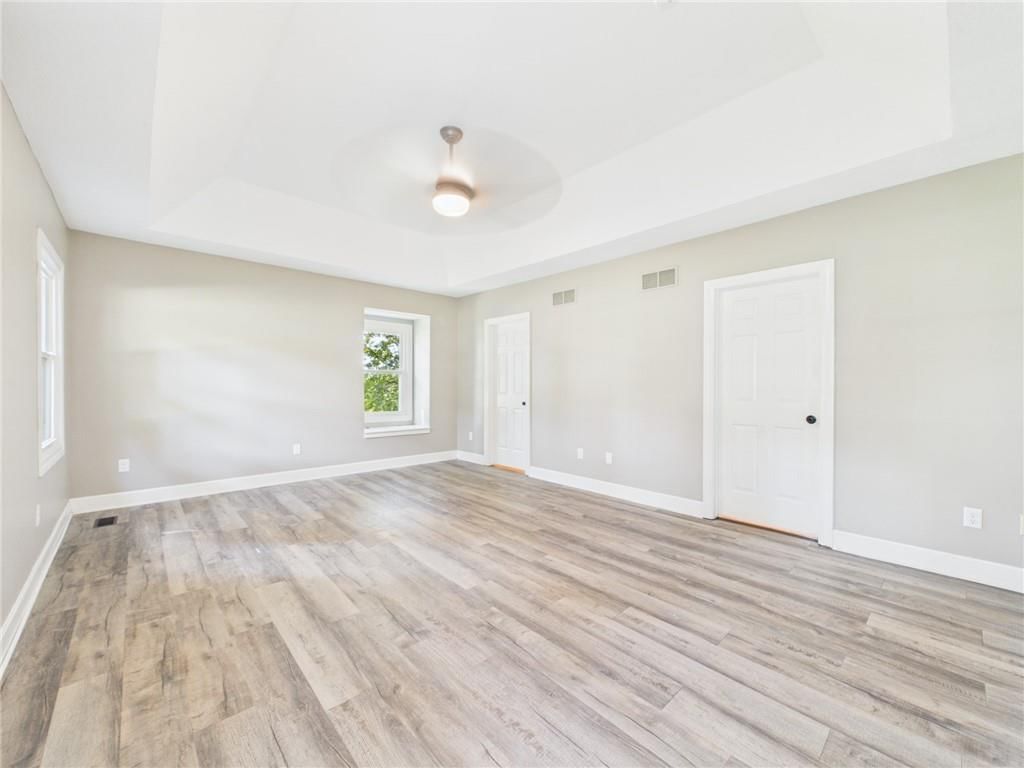 Photo 40 of 92 - 3318 S Bellechase Drive, Grain Valley, MO 64029