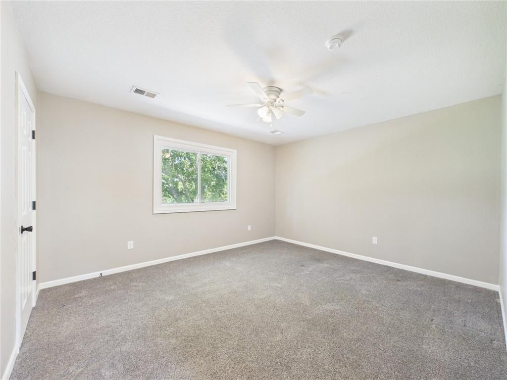 Photo 54 of 92 - 3318 S Bellechase Drive, Grain Valley, MO 64029