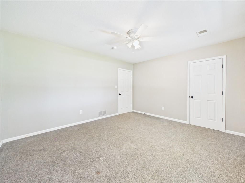 Photo 55 of 92 - 3318 S Bellechase Drive, Grain Valley, MO 64029
