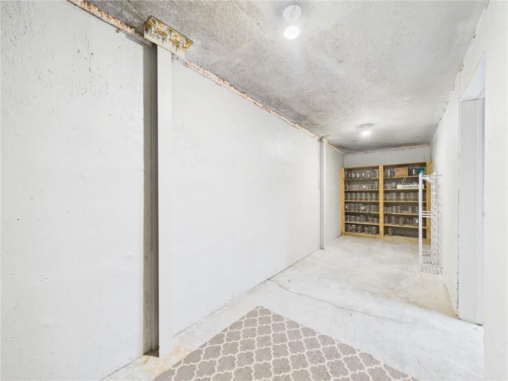 Photo 64 of 92 - 3318 S Bellechase Drive, Grain Valley, MO 64029