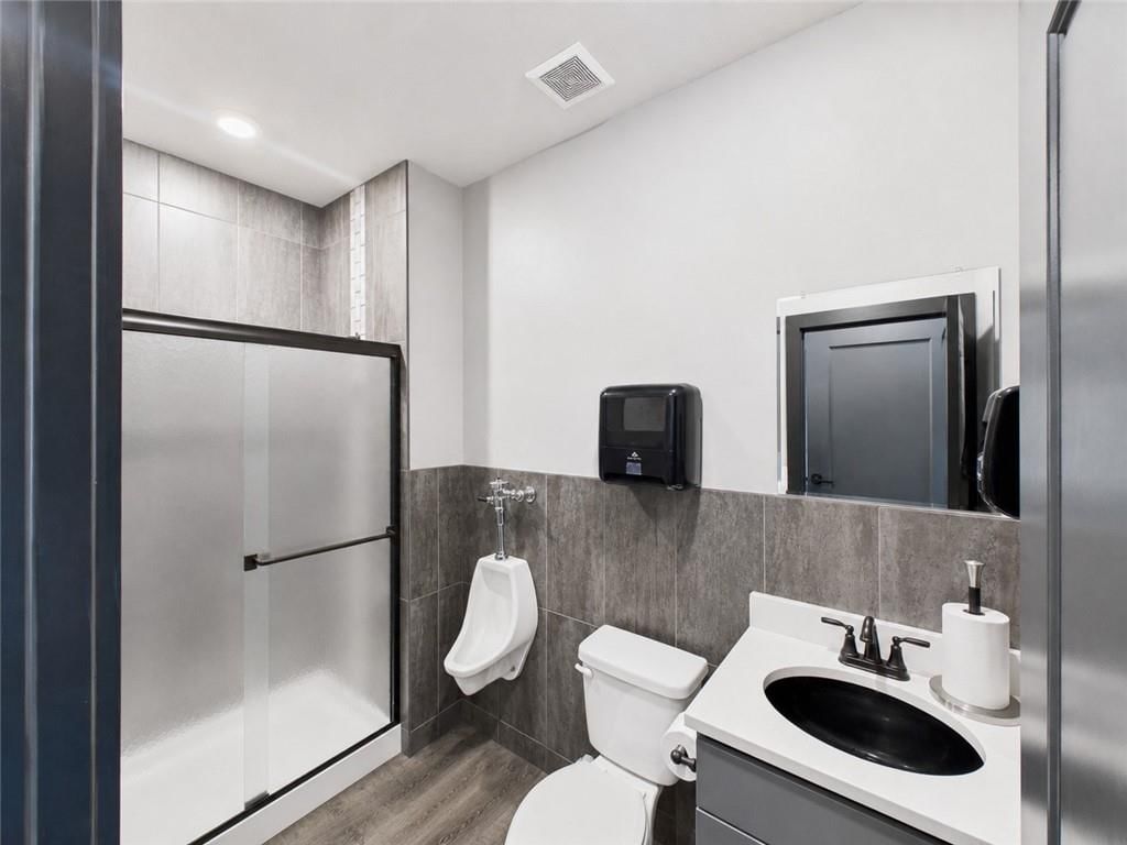 Photo 74 of 92 - 3318 S Bellechase Drive, Grain Valley, MO 64029