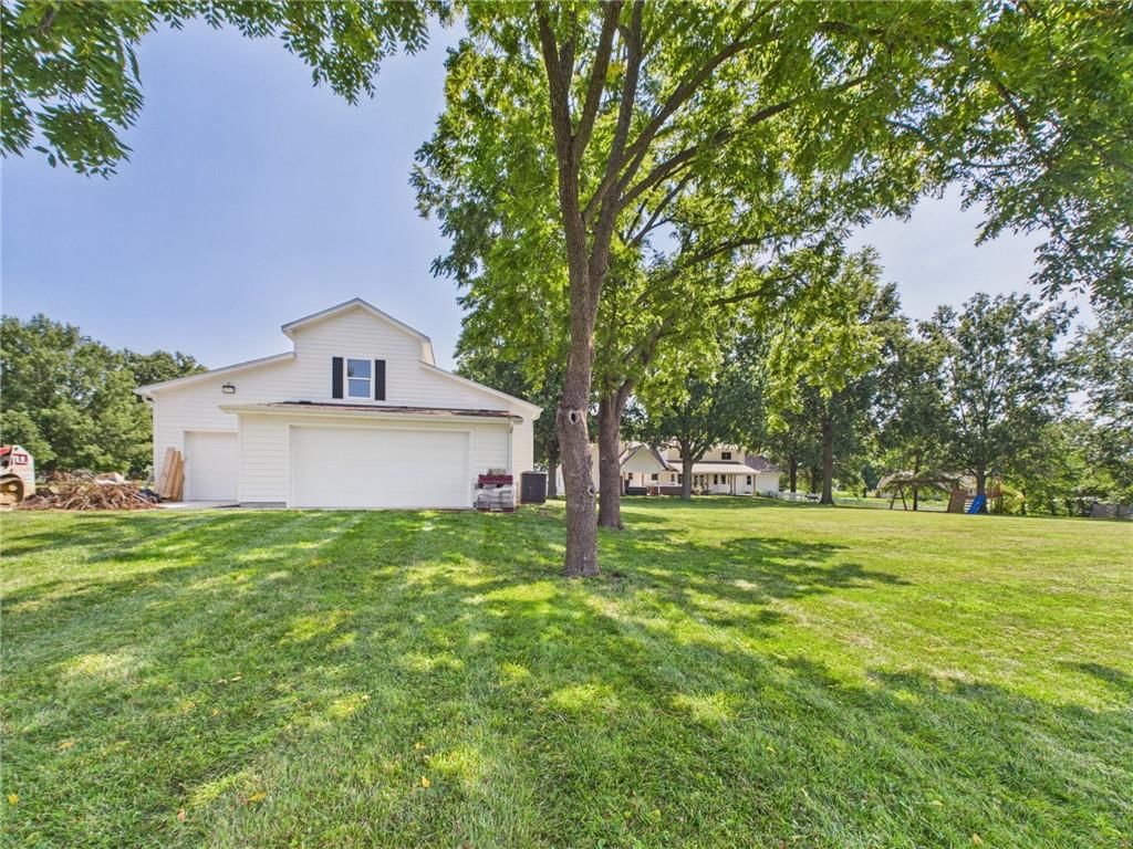 Photo 77 of 92 - 3318 S Bellechase Drive, Grain Valley, MO 64029