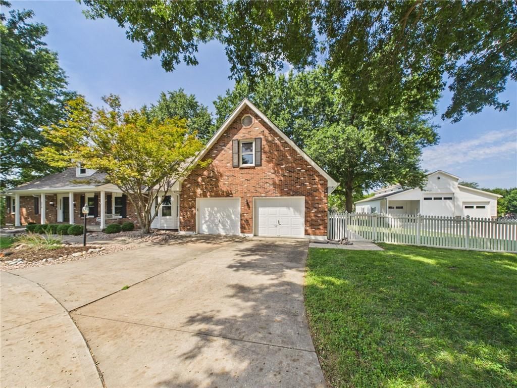 Photo 83 of 92 - 3318 S Bellechase Drive, Grain Valley, MO 64029