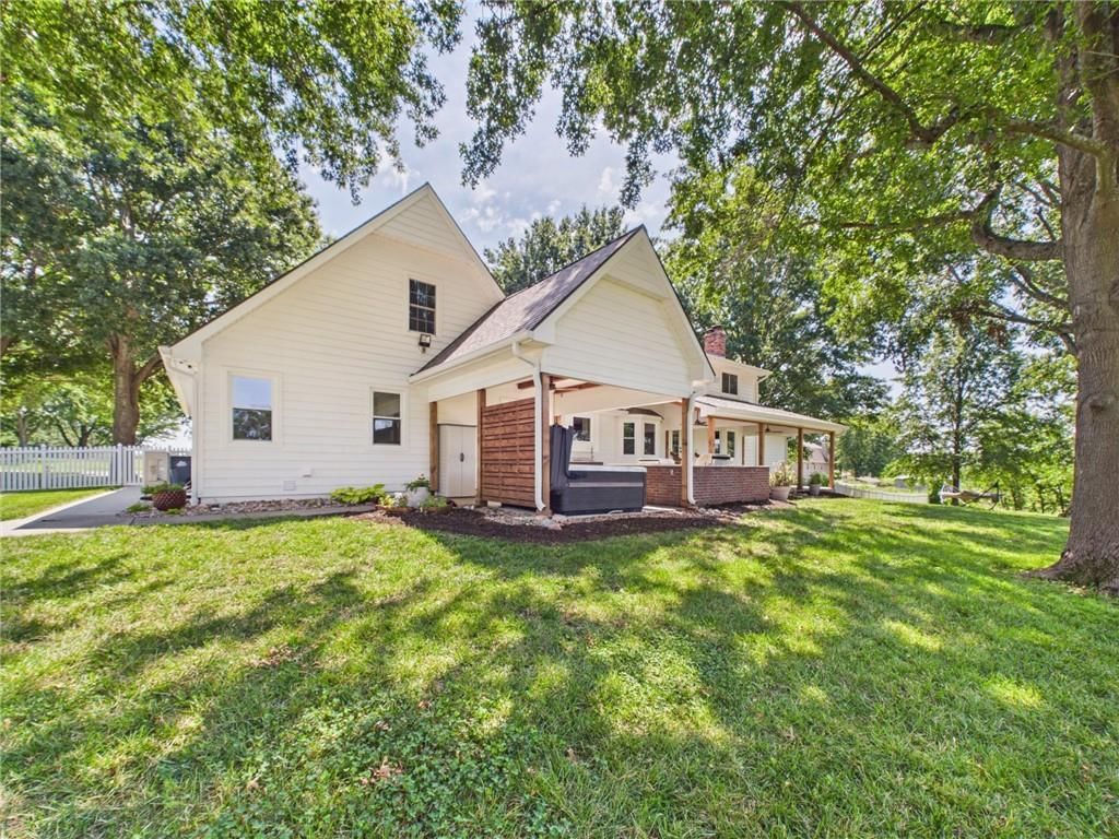 Photo 86 of 92 - 3318 S Bellechase Drive, Grain Valley, MO 64029