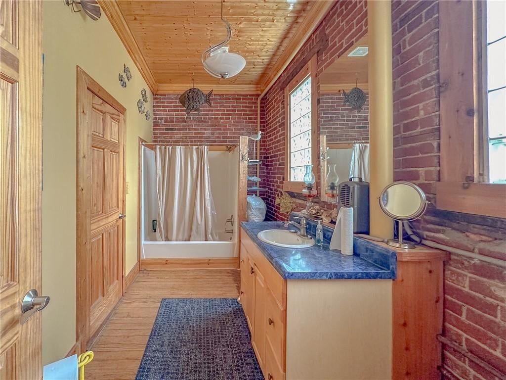 215 South Street — photo 16