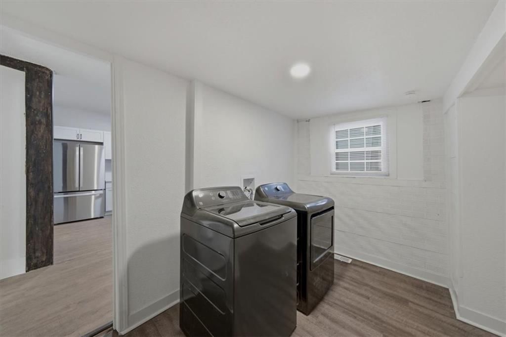 Photo 7 of 24 - 3011 Holmes Street, Kansas City, MO 64109