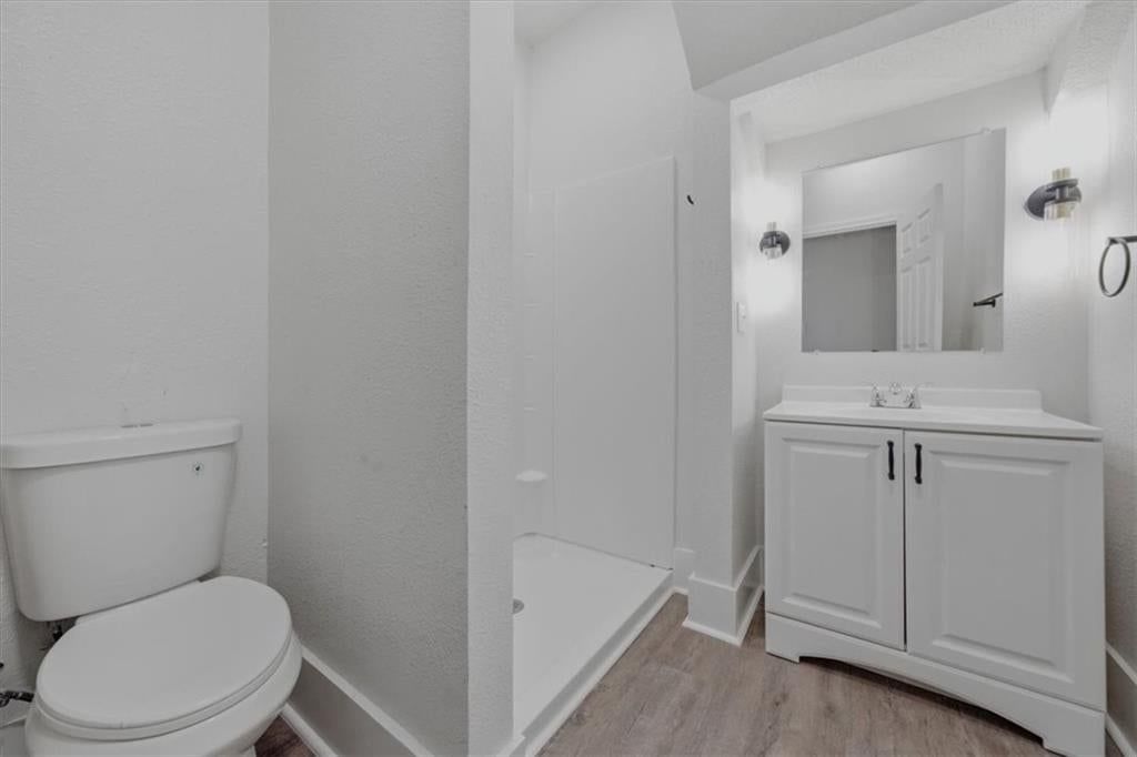 Photo 10 of 24 - 3011 Holmes Street, Kansas City, MO 64109