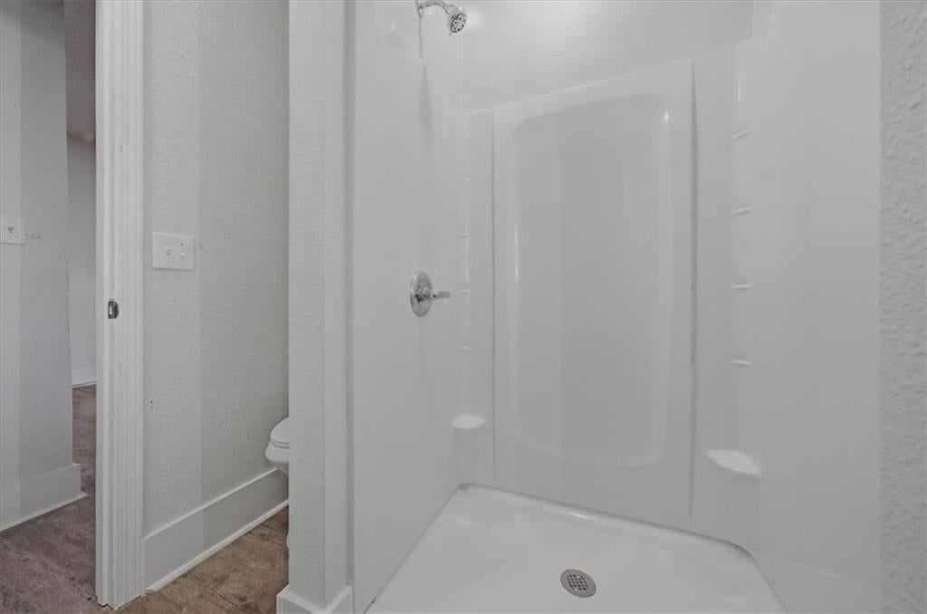 Photo 11 of 24 - 3011 Holmes Street, Kansas City, MO 64109