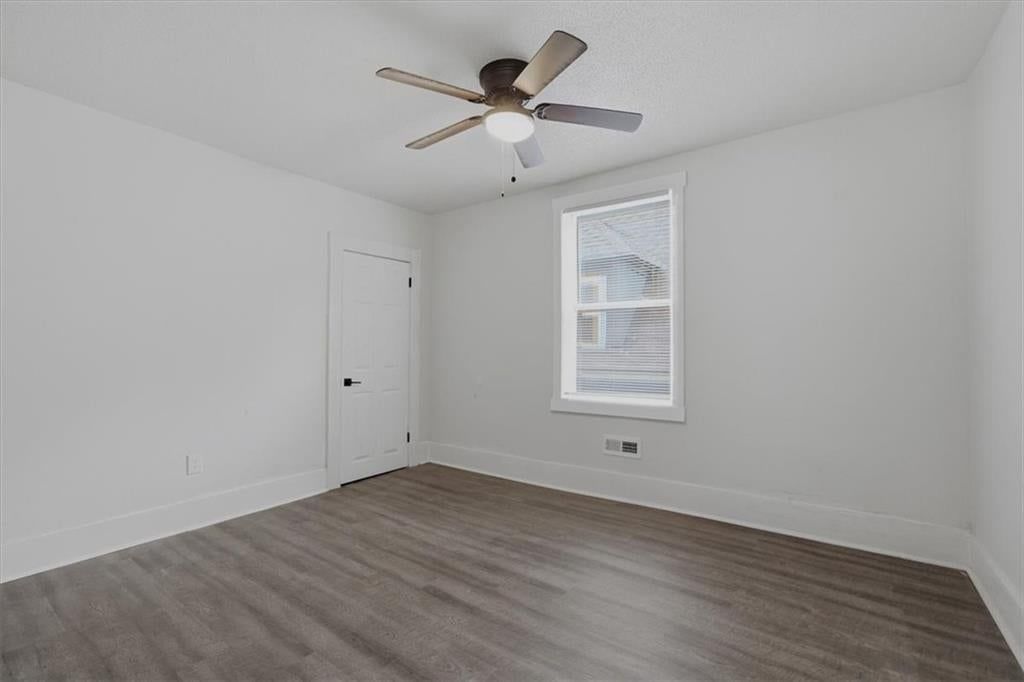 Photo 16 of 24 - 3011 Holmes Street, Kansas City, MO 64109