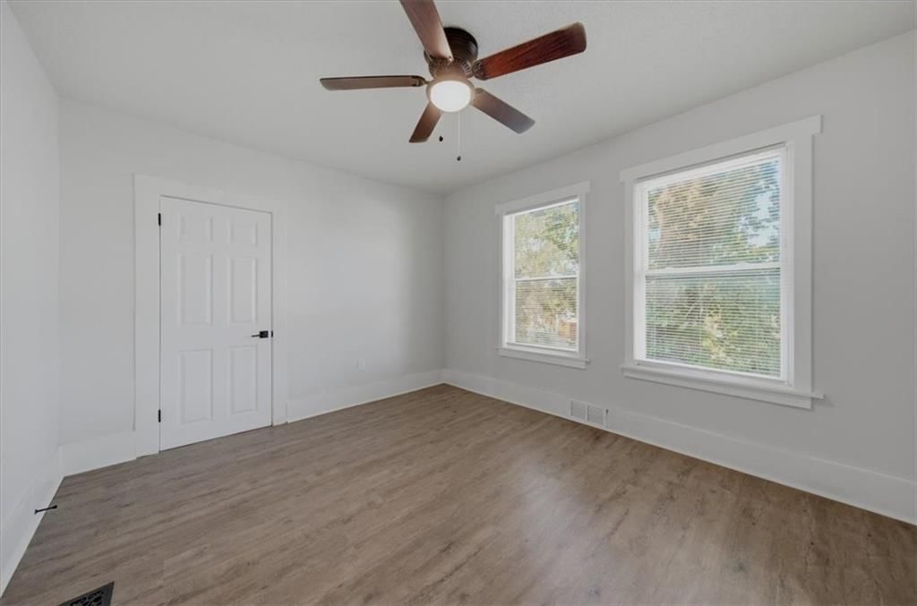 Photo 17 of 24 - 3011 Holmes Street, Kansas City, MO 64109