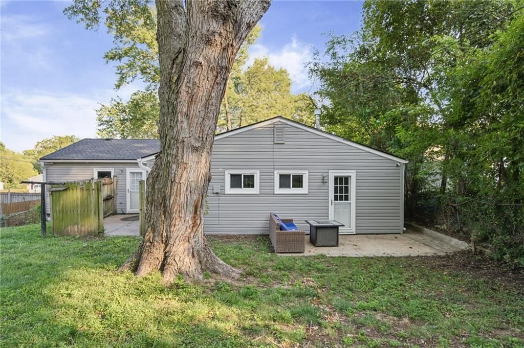 Photo 25 of 33 - 302 E 3rd Drive S, Independence, MO 64050