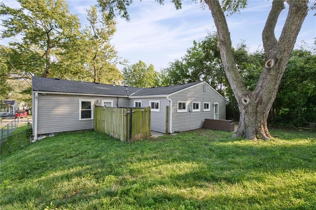 Photo 27 of 33 - 302 E 3rd Drive S, Independence, MO 64050