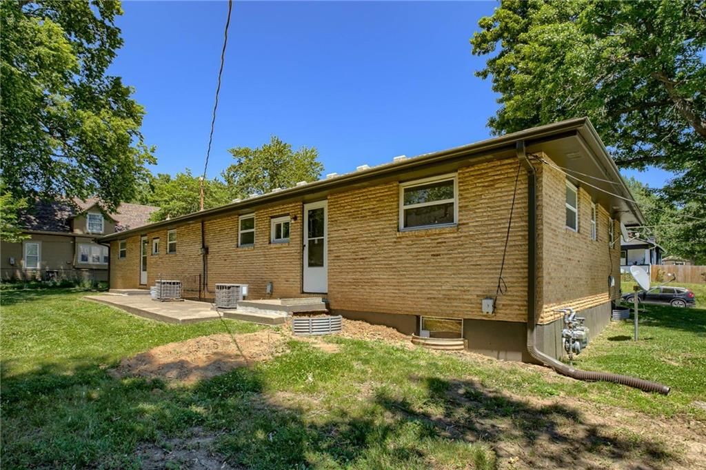 1200 N Osage Street — photo 24