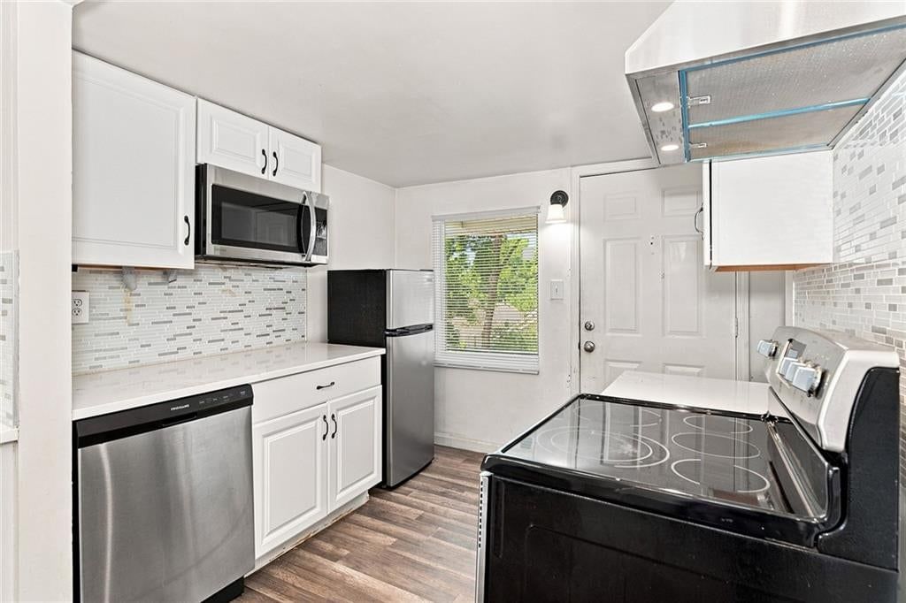 4524 AGNES Street — photo 13