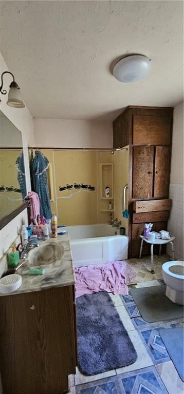 Photo 6 of 7 - 608 E Hereford Avenue, Independence, MO 64055